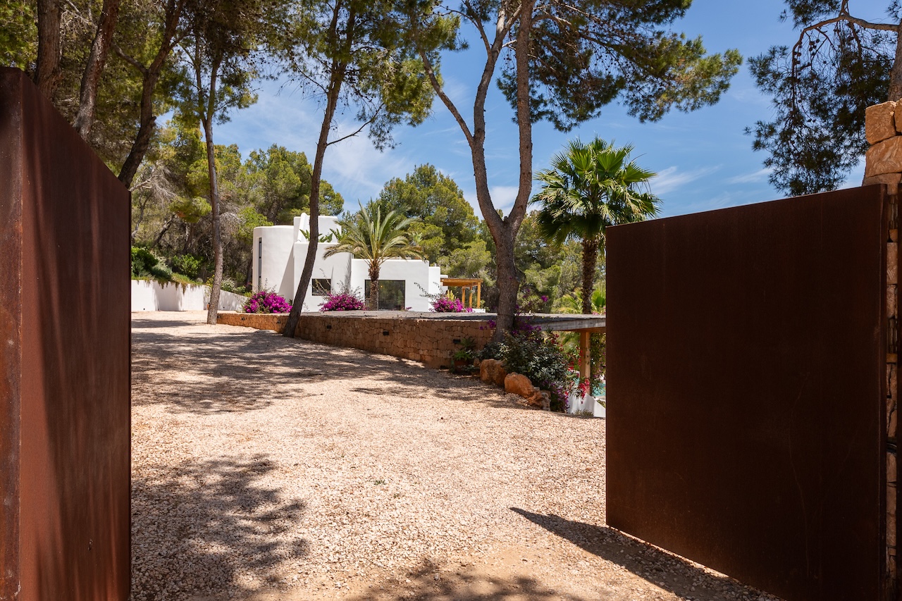 Resa Estates Ibiza for sale villa sea views koop entrance.jpg